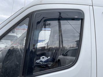 Дефлектори вікон (вітровики) Mercedes Sprinter 2006-2017/ VW Crafter 2D (на скотче) H-MB27 (HiC) 90кут=906кузов 00-00003961 фото