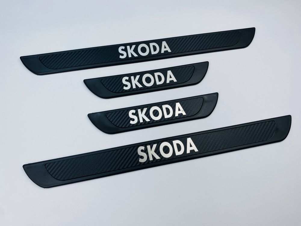 Накладки на пороги SKODA 4шт (Y-3 чорний хром-карбон) (TAN24) 00-00014639 фото